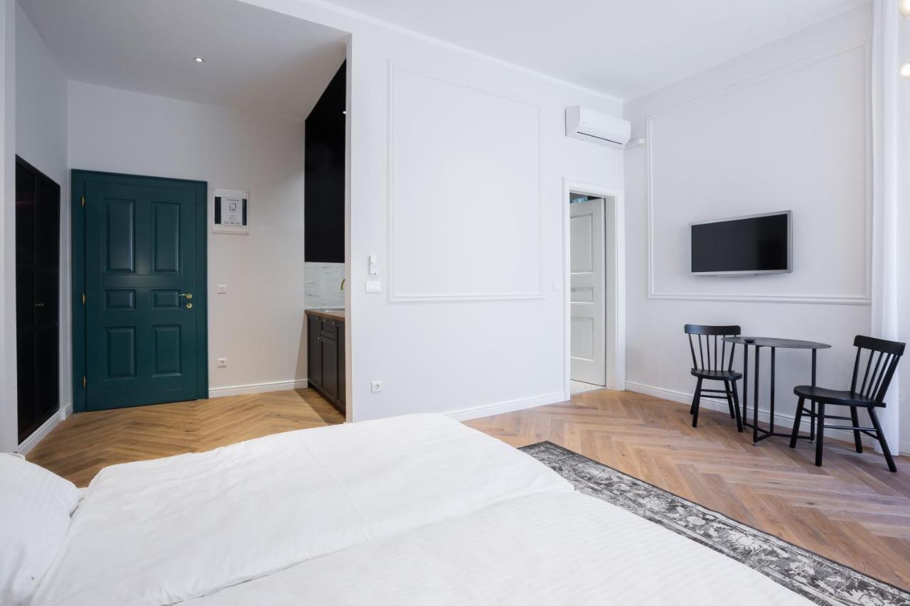 Apartman Otokar Osijek Buitenkant foto